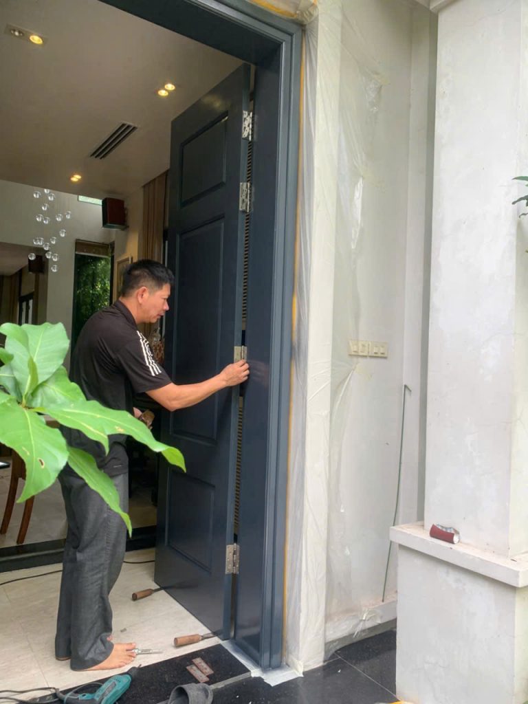 cửa gỗ bị cong vênh