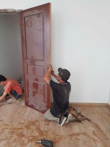 Cửa gỗ không đóng kín