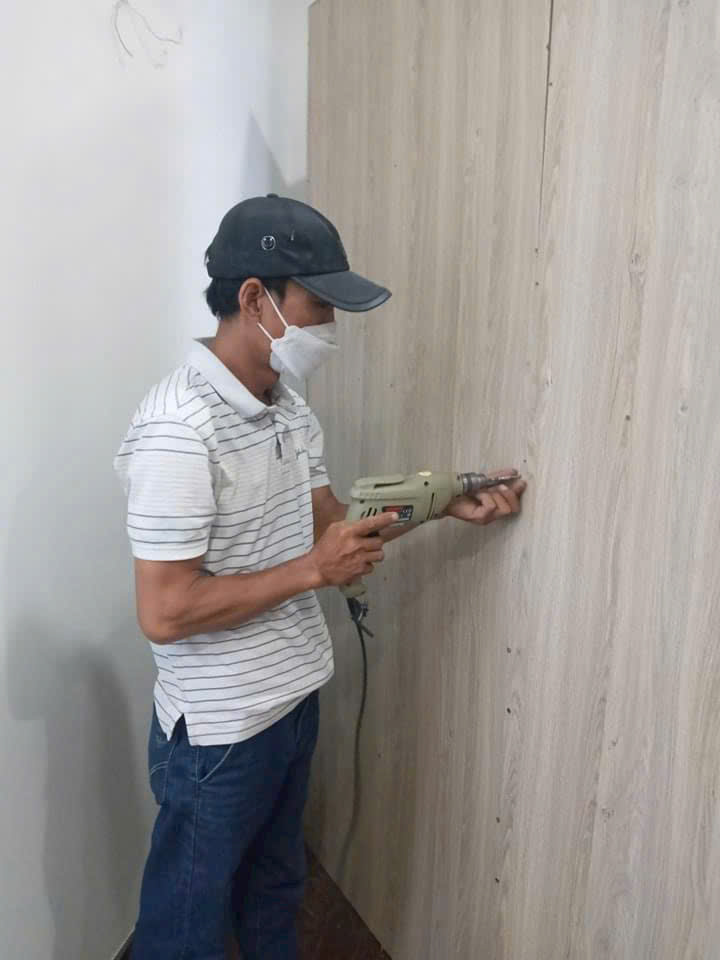 cửa gỗ bị nứt